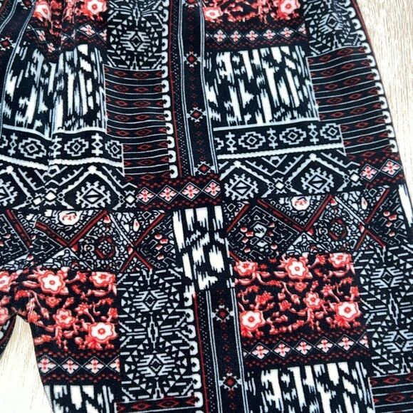 Always Fuzzy Velour Patterned Leggings Maroon Black Combo, Women’s Medium - Picture 8 of 10